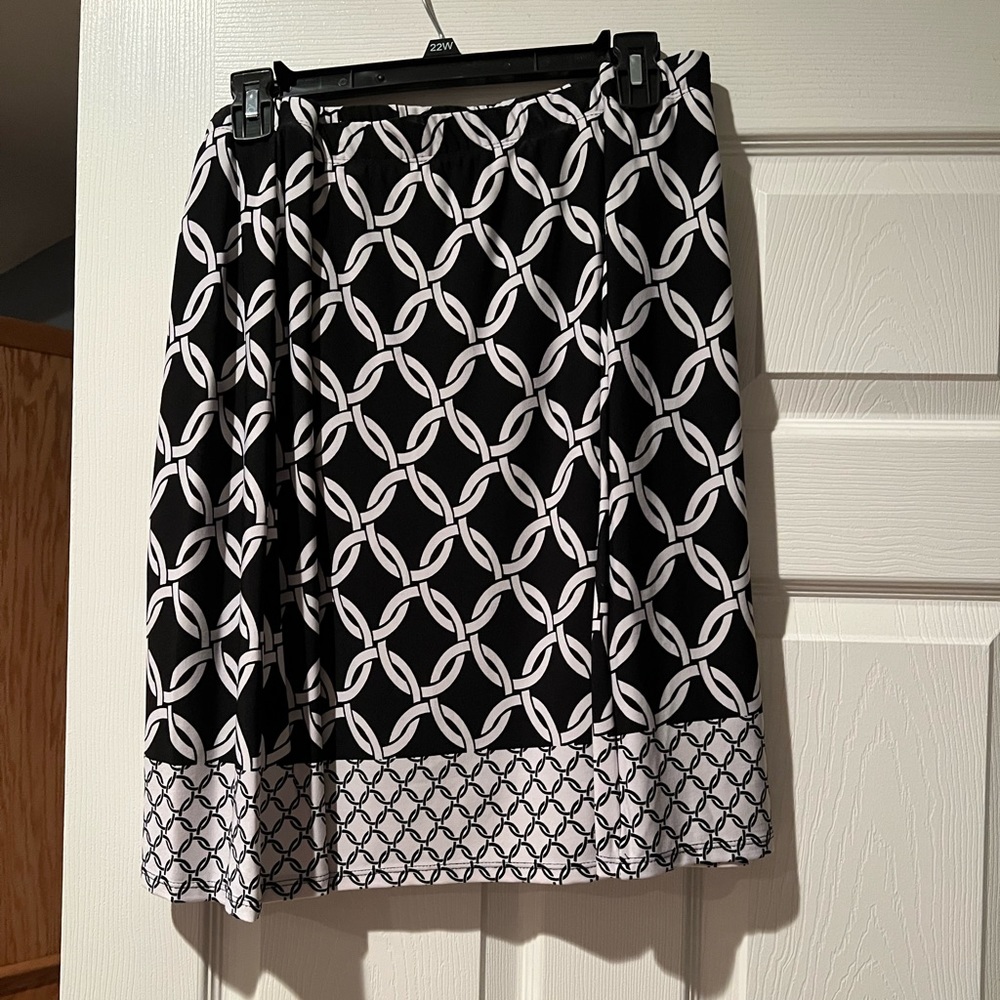 Sweet knee length skirt